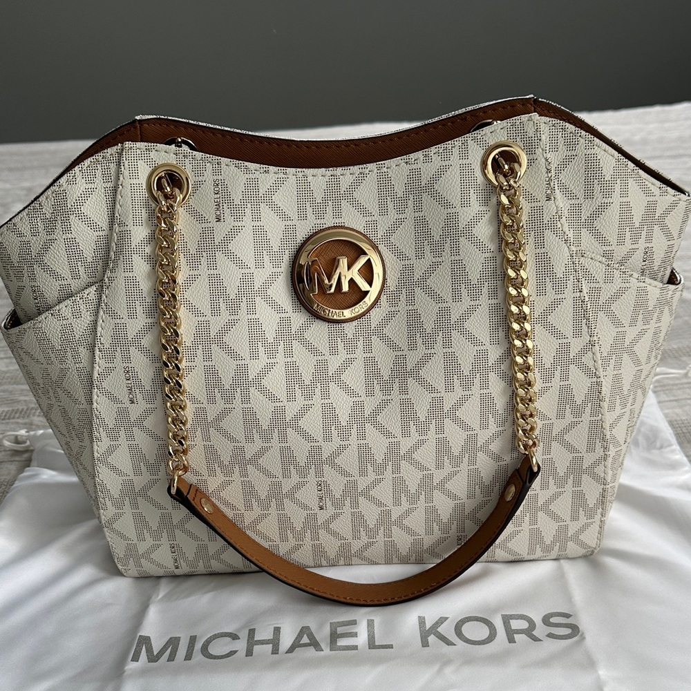 Michael Kors Cream-Beige Signature Logo Shoulder Tote with Gold Hardware - Picture 2 of 5